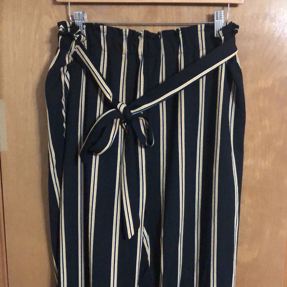 Black, White, and Yellow Ankle Pants - Picture 2 of 6
